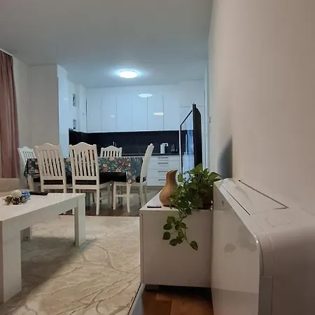 Apartment Luxury With Garage *