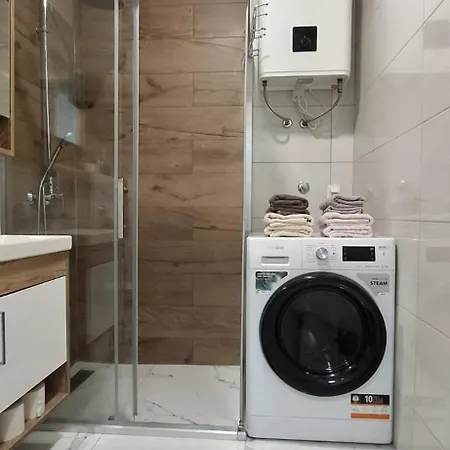 Luxury With Garage Apartment *
